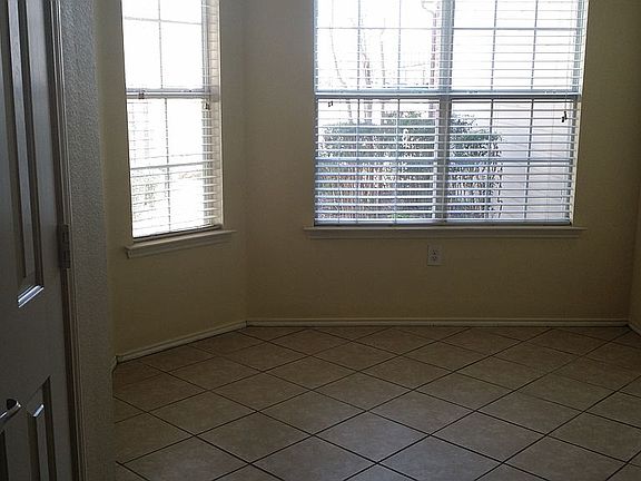 3rd image of 3285 Judge Holland Ln