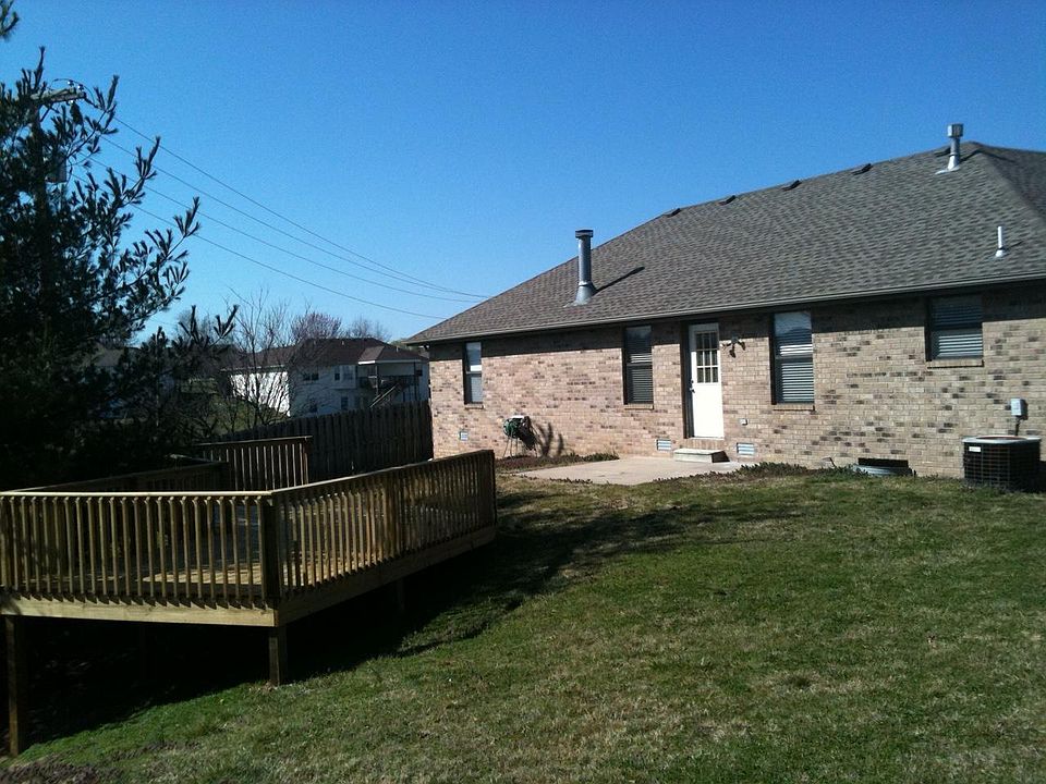 2nd image of 729 S Pinewood Ln
