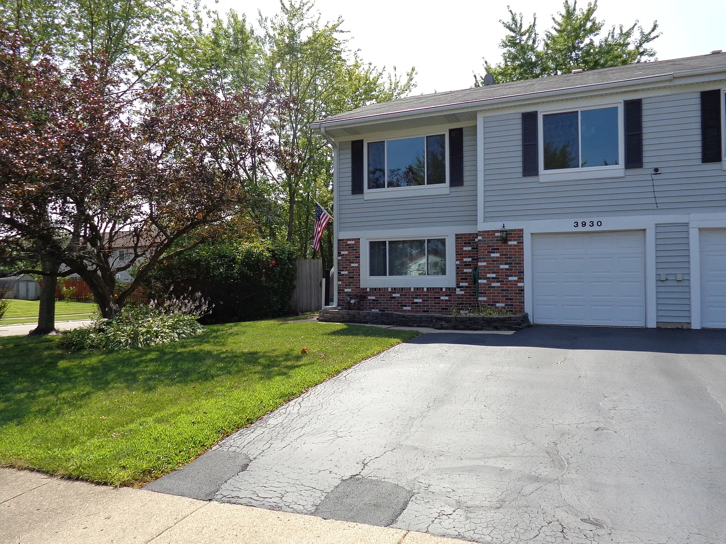 3930 Sandpiper Dr photo 1