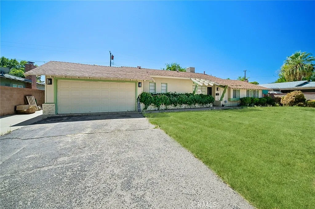 3 bed, 1334 sqft, $2,750 — Photo 1