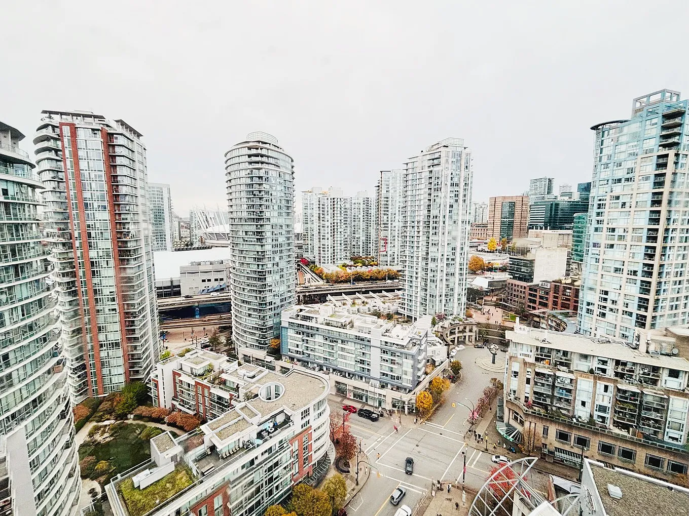 63 Keefer Pl #2501 photo 1