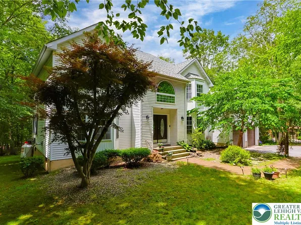 1661 Marjorie Ct, East Stroudsburg, PA 18302