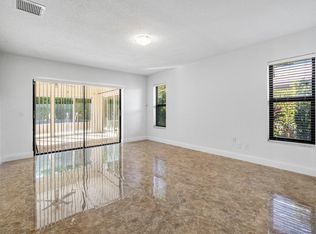 961 S Atlantic Dr, Lantana, FL 33462