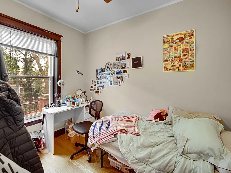 1240 W Cornelia Ave — Photo 5