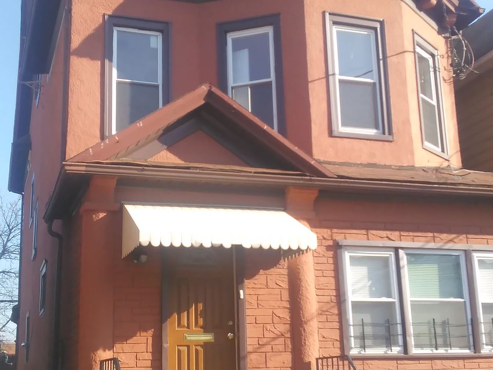 1st image of 1543 E 49th St