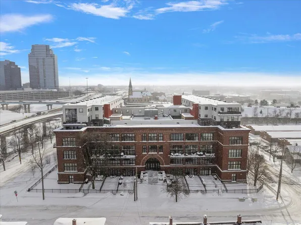 600 Broadway Ave NW APT 242, Grand Rapids, MI 49504