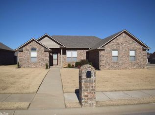 1024 Puritan Dr, Jacksonville, AR 72076