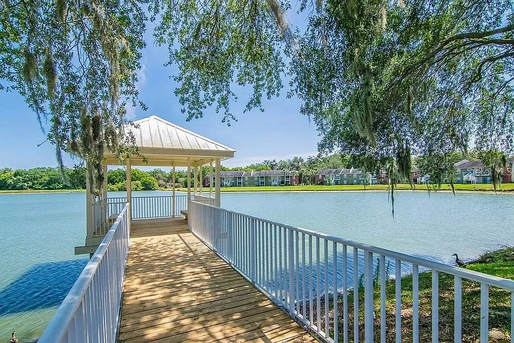 2 bed, 916 sqft, $1,600 — Photo 1