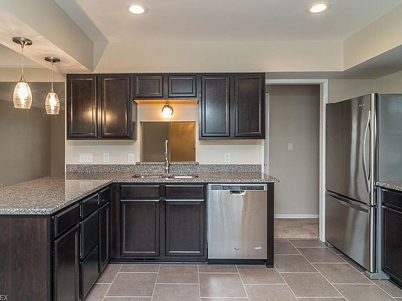 3rd image of 10630 Fairlawn Dr