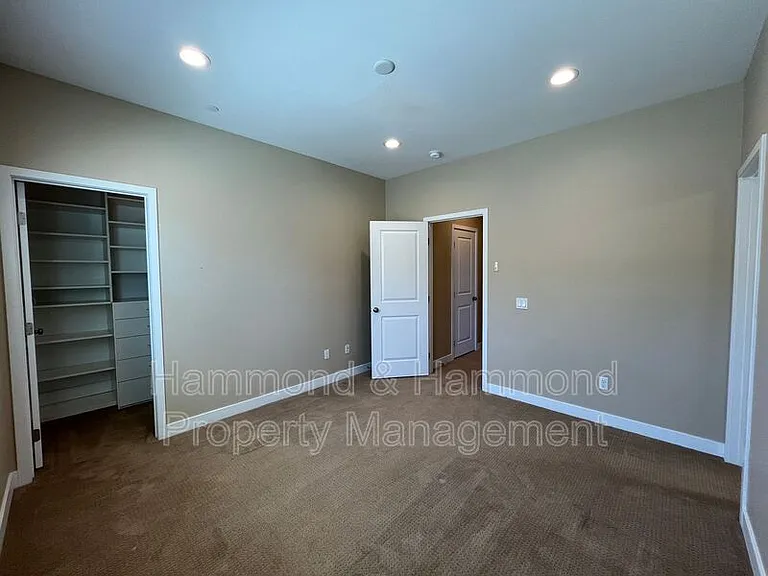 11395 Beechnut St — Photo 49