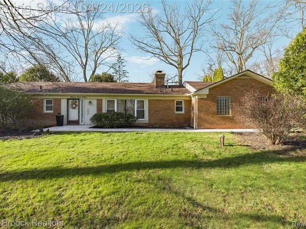 4550 Patrick Rd, West Bloomfield, MI 48322