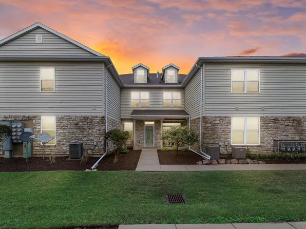 N16W26420 Meadowgrass CIRCLE #G, Pewaukee, WI 53072