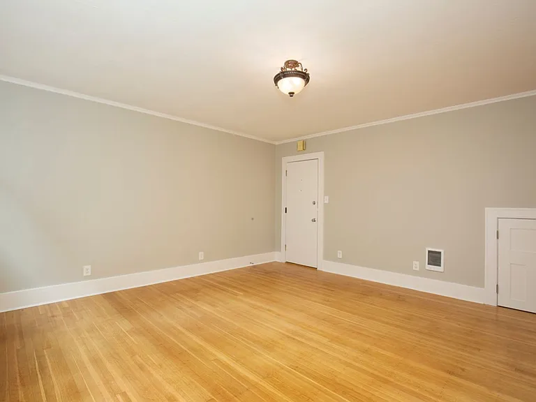 The Sherne Apartments — Photo 6