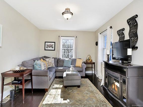 4th image of 15 Barmore Dr