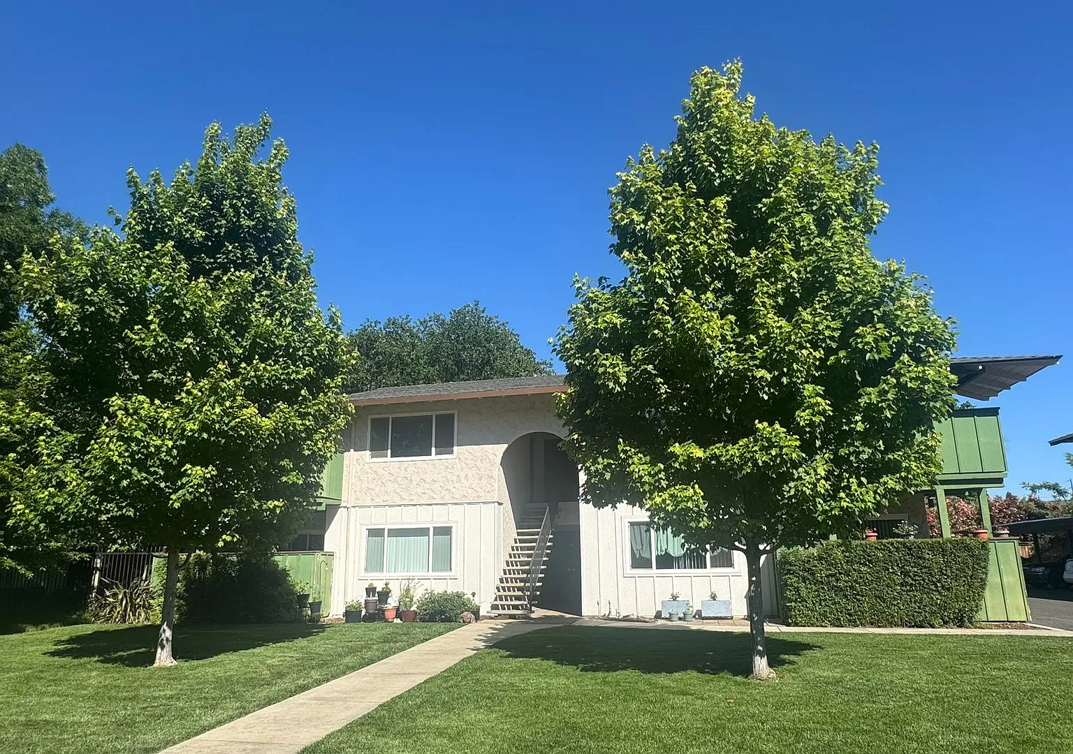 0750 - 50 Cameo Dr — Photo 1