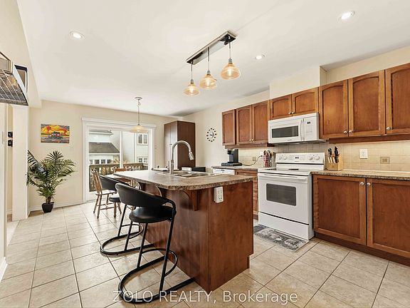 5th image of 3566 Cambrian Rd