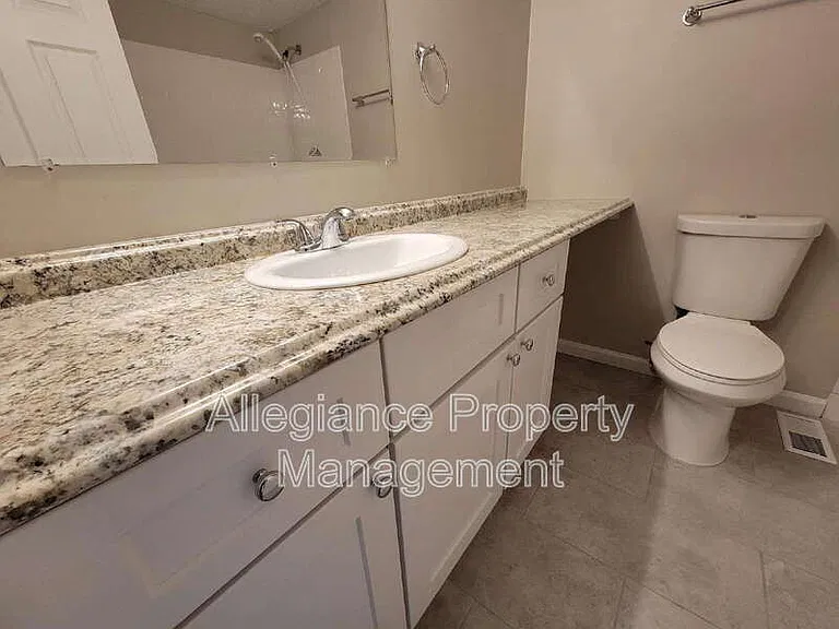 7598 Springfield Hills Dr — Photo 18