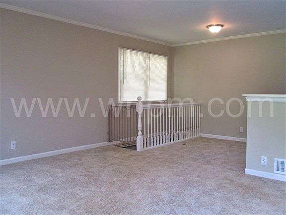 3rd image of 25 Gladstone Dr