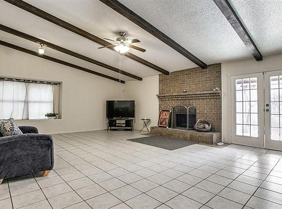 5th image of 404 Goldfinch Dr