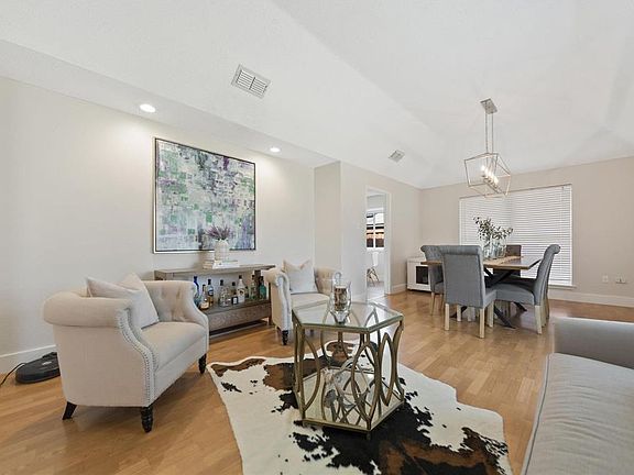 4th image of 2901 Baron Dr