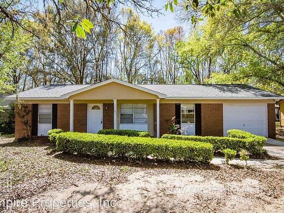 2nd image of 1101 Woodland Dr