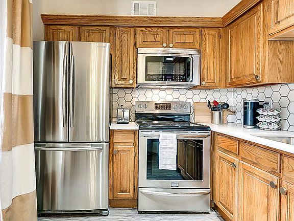 5th image of 11500 N May Ave APT 104