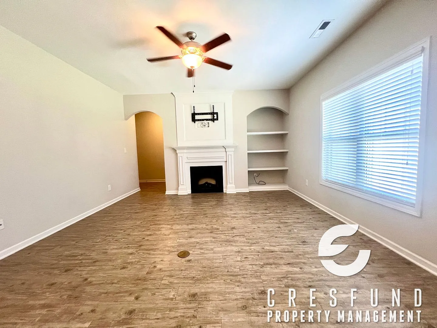 Spacious 4 Bedroom Pet Friendly — Photo 3
