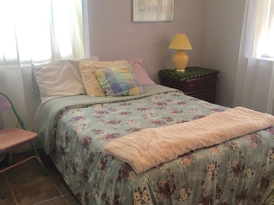 Full bed and dresser for those who are perhaps starting over