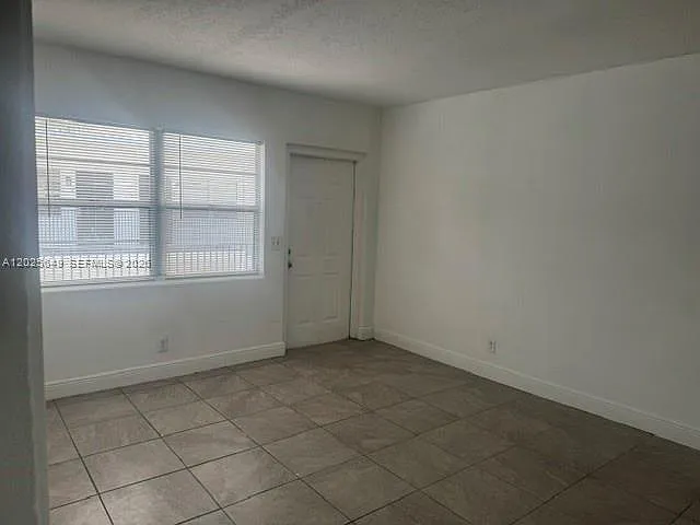 608 5th St #7 — Photo 8