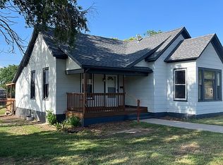 501 E 13th St, Ellis, KS 67637