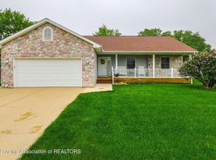 8961 Jacaranda Dr, Dimondale, MI 48821