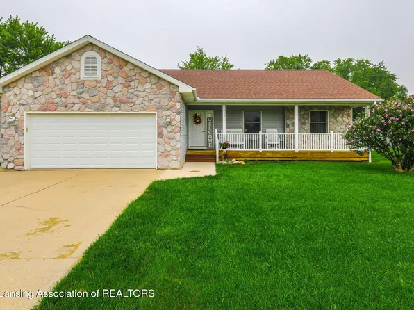 8961 Jacaranda Dr, Dimondale, MI 48821