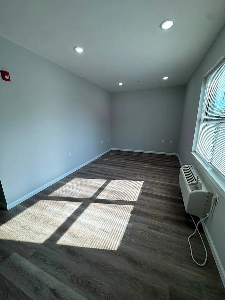 2 bed, $2,331 — Photo 4