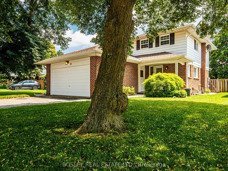 33 Forestbrook Cres — Photo 2