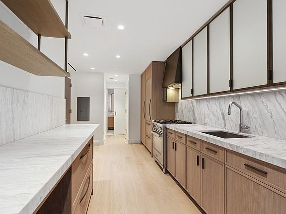 3rd image of 214 W 72nd St #3A