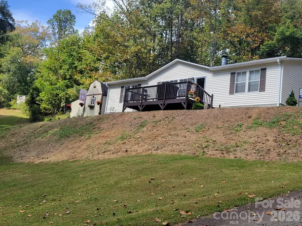 183 Gobbler Cir, Horse Shoe, NC 28742