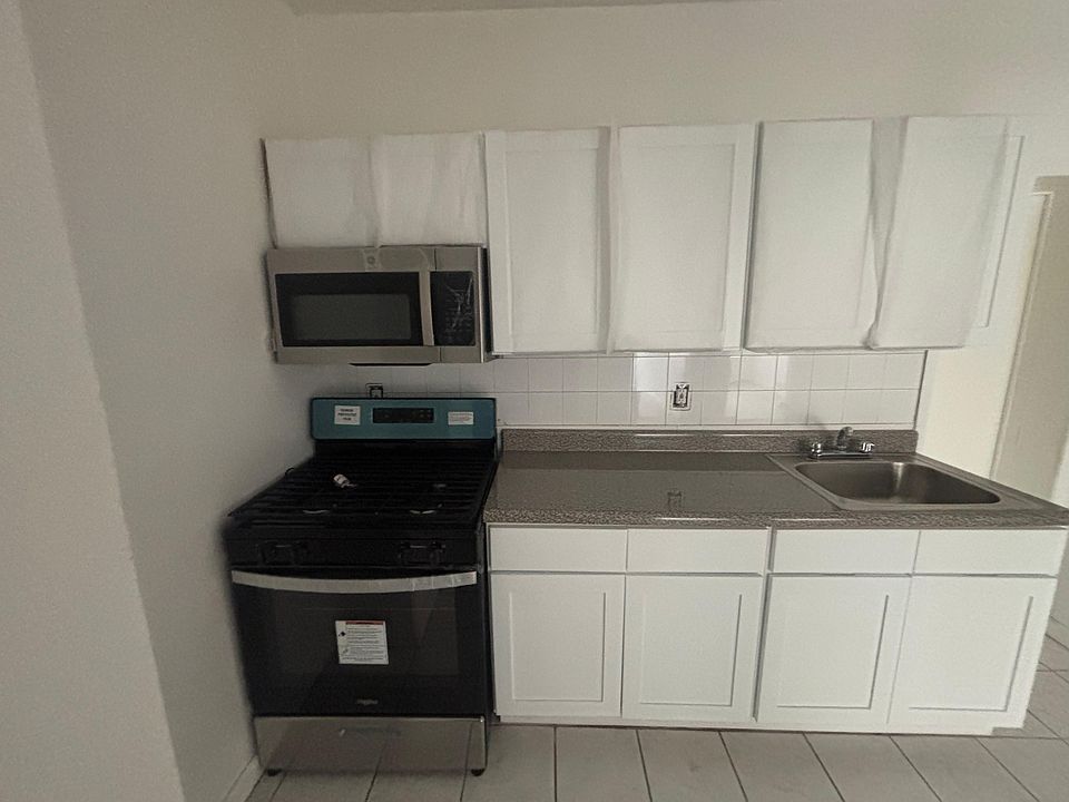 1st image of 168 Seaview Ave Floor 1