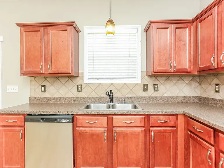 398 Glenleigh Dr — Photo 10