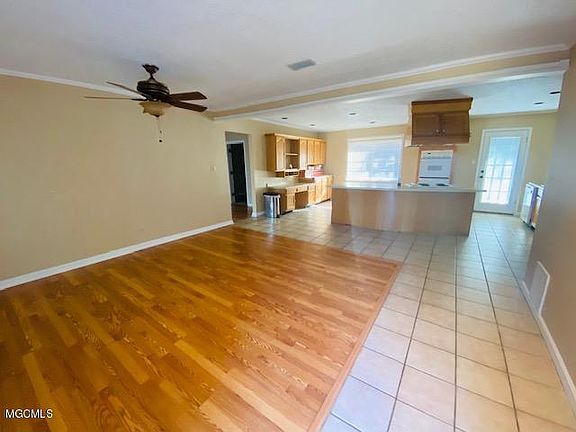 4th image of 7000 Shore Dr