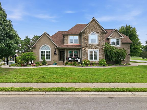 2nd image of 2725 Aristocrate Dr