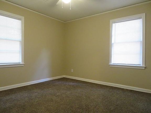 5th image of 1707 Mary Dr
