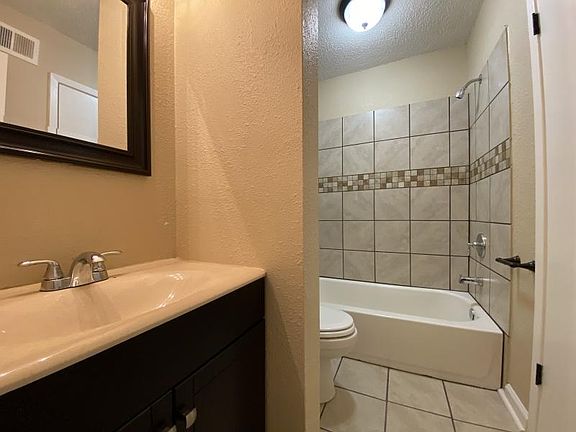 4th image of 3400 Woodhollow Dr