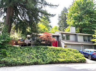 17 Walking Woods Dr, Lake Oswego, OR 97035
