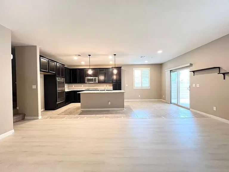 10530 Siesta Key St — Photo 5