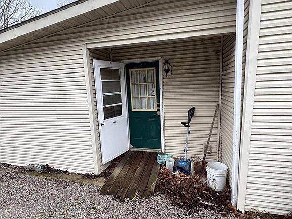 4th image of 407 N Broadway St