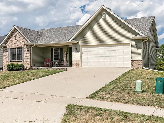 3rd image of 2025 Sherman Dr