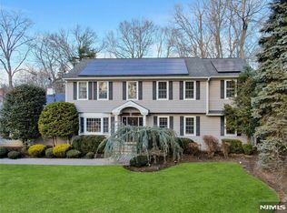 528 Baylor Ave, River Vale, NJ 07675