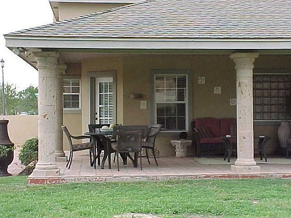 3rd image of 3202 Noble Dr