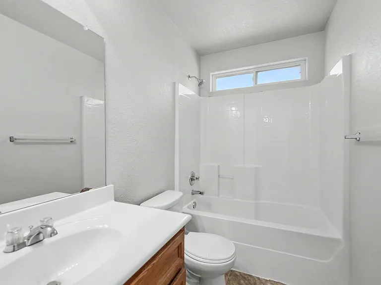 408 Bashaw Loop — Photo 17
