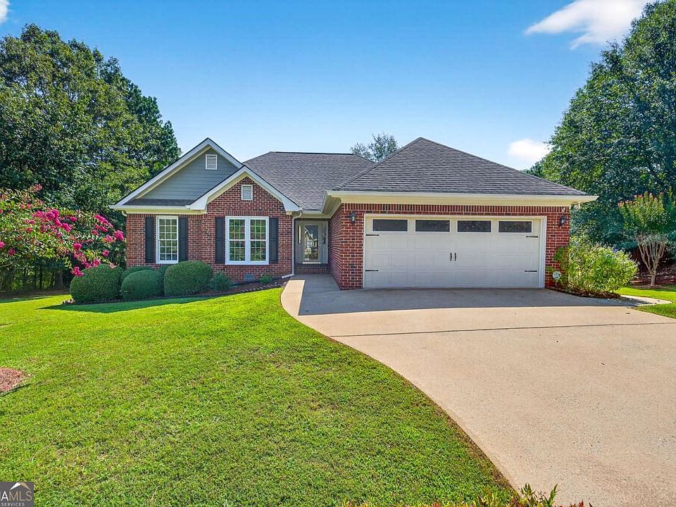 1st image of 255 Hampton Park Dr